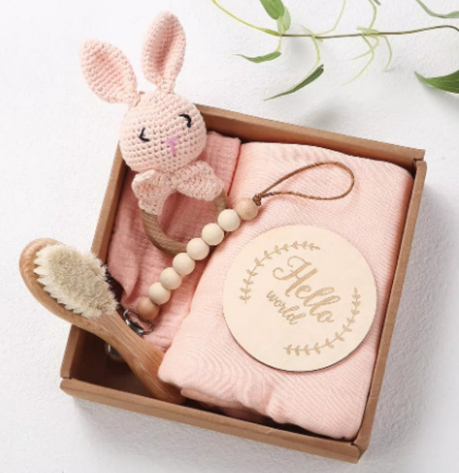 Boîte Cadeau Naissance Bébé - Hochet en Bois Crocheté + Accessoires (0-1 mois)