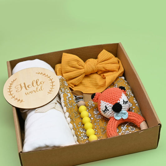 Boîte Cadeau Naissance Bébé - Hochet en Bois Crocheté + Accessoires (0-1 mois)